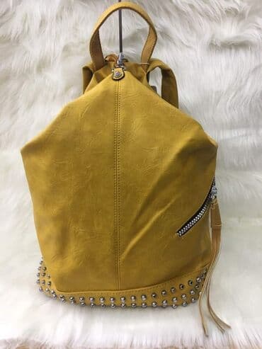 nike rančevi ženski: Zenska torba / ranac - 2700din Moderni i funcionalni Kopcanje na 2 — 3