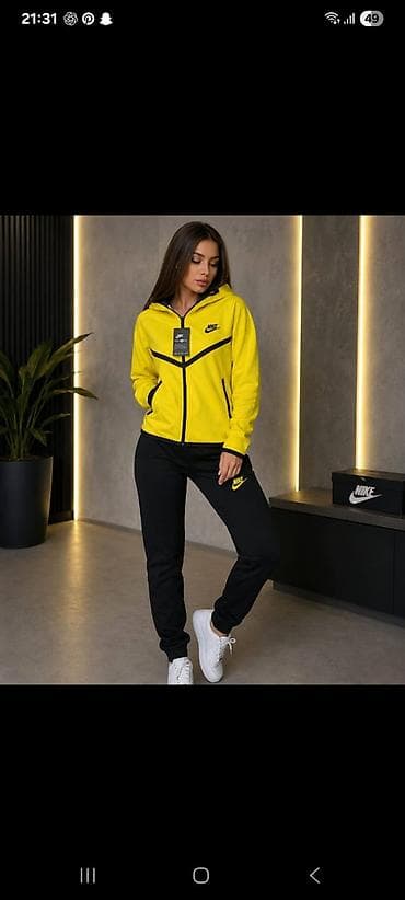 Lične stvari: Ženske trenerke licra S,M,L,XL,XXL veličine za samo 3800 din
pb — 4