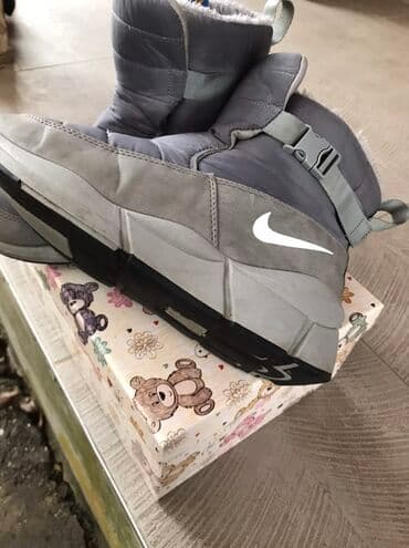 grubin papuce gumene: Čizme, Nike, 39 — 2