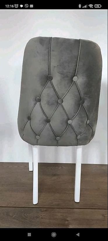 stilski stolovi za trpezariju: Tapacirana stolica sa dugmićima (chesterfield stil) - Presvlaka: meki — 9