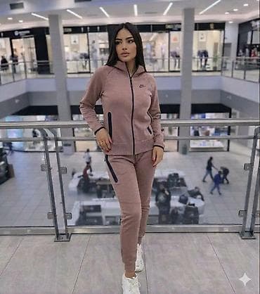 body od: Ženski sportski komplet (dukserica + donji deo) - Model: dvodelni — 2