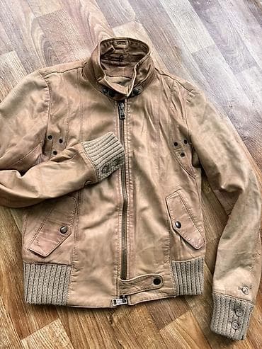 Kožna jakna, italijanska izrada (Made in Italy), veličina S / 42. Ko na lalafo.rs Kožna jakna, italijanska izrada (Made in Italy), veličina S / 42. Ko