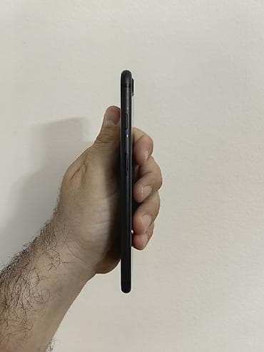 Iphone 7 plus crni sa 32 gb memorije, sim free icloud free. Ok očuvan