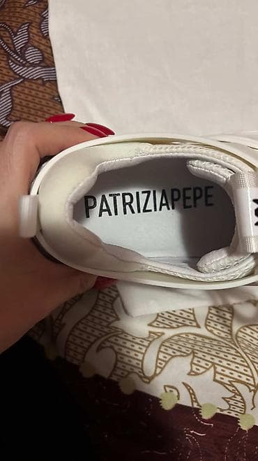 Donji delovi trenerke: Patike 36.5 Nove obuvane dva puta — 7