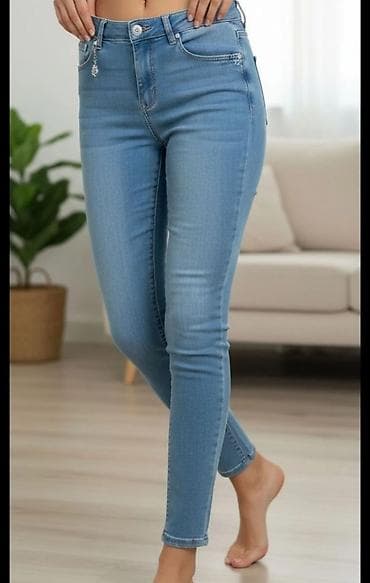 Ženske skinny farmerke – svetloplavi denim - Kroj: uske (skinny)