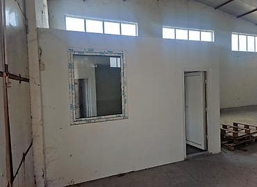 izdavanje radionica beograd: Izdajem halu u uilici novosadska 67. Hala se sastoji od jednog velikog — 2