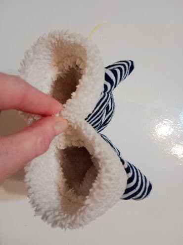 polovni kostimi za maskenbal za decu: Rukavice za devojčice 
Veličina 5 godina
Cena 400 din — 7