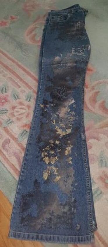 džeparice pantalone: Farmerke sa printom. Pozadi na jednom mestu fabricki iscepane. Tako — 2