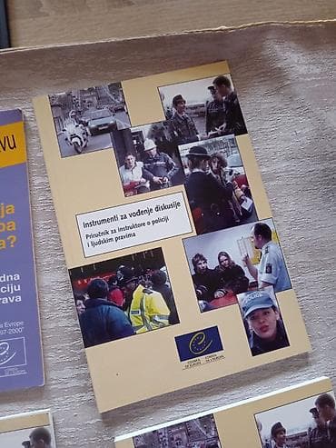 Komplet publikacija Saveta Evrope – Policija i ljudska prava Opis: -