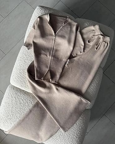 helanke bez savova: Pleten komplet – džemper sa kratkim rukavima i ravne pantalone - Dve — 3