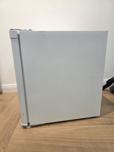 singer samba 5: Hisense mini frižider – kompaktan model idealan za kancelariju — 4