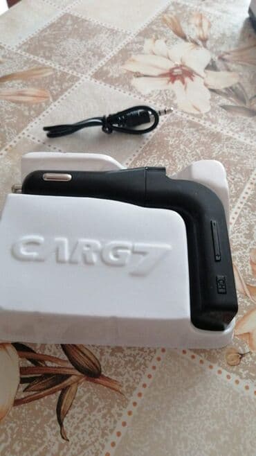 rezervni tocak audi a3: CARG 7 Fm transmiter bluetooth + handsfree + punjac Odličan — 3