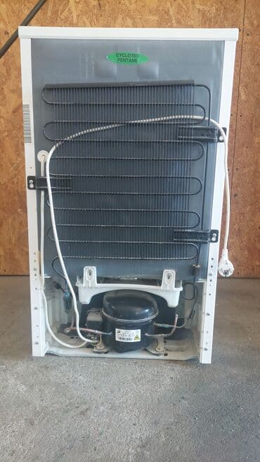 pica pec na plin: Mini frižider KONČAR – kompaktan, beli, jednokrilni model. Ključne — 9