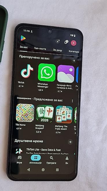 gusane peci na drva: REDMI pametni telefon, crna mat završnica. - Ekran sa „notch“ — 8