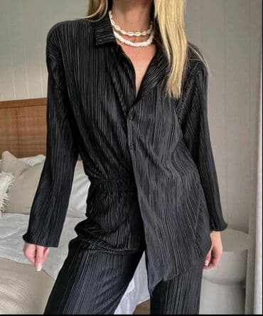 h m kompleti: Komplet 3000din
S m l — 1