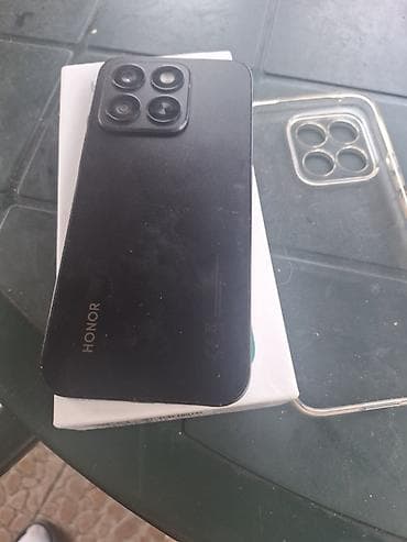 frizider sa ledomatom: HONOR X8c – Midnight Black Ključne specifikacije: - Ekran: 2412 x — 7