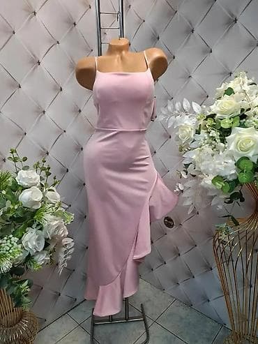 Haljine: Elegantna midi haljina sa asimetričnim volanom - Model: pripijena — 3