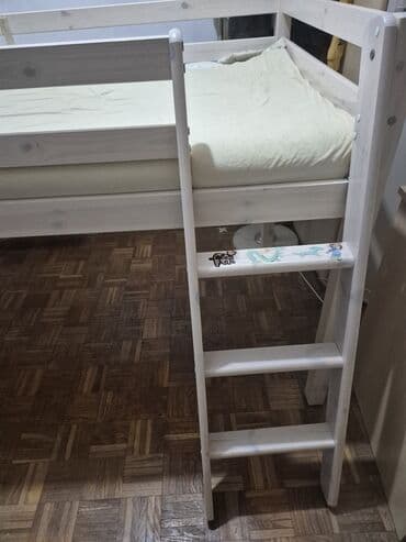 Kreveci: Krevet za decu Emmezeta, prodaje se bez duseka. Dimenzije: Dužina — 8