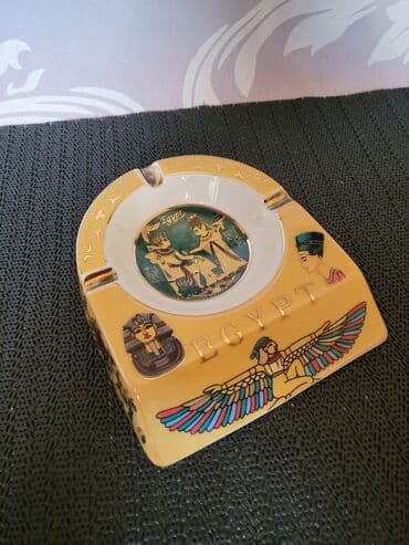 porcelanske solje za caj: Pepeljara, bоја - Šareno, Novo — 1