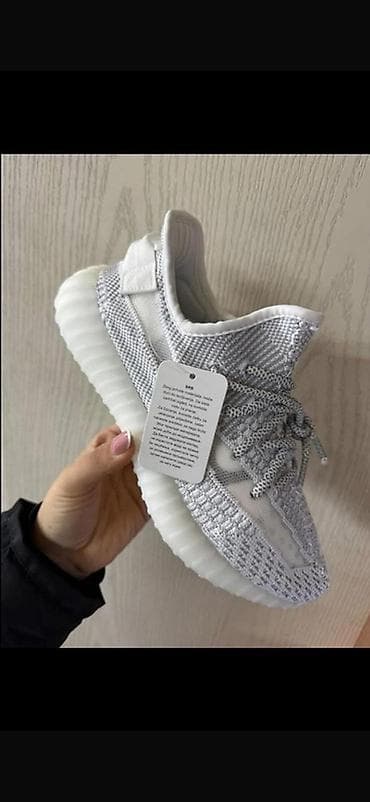 Čizme: Yezzy
36-46 
3.999 din
Roze 36-41
K💜 — 3