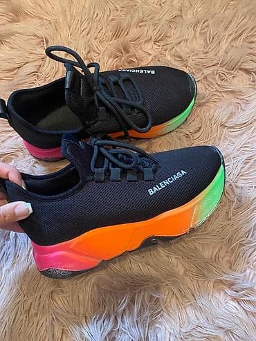 Balenciaga patike snizene preudobne i lagane akcija 2000 din plus na lalafo.rs Balenciaga patike snizene preudobne i lagane akcija 2000 din plus