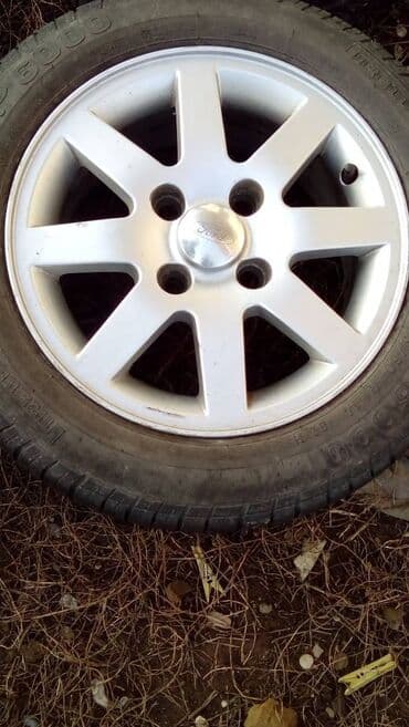 presvlake za auto: Alu felne 14 ford,audi,peuget sa gumama,,,raspon rupa 4x108., — 3