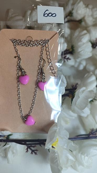 versace ogrlica: Set nakita – ogrlica i minđuše sa ružičastim srcima - Komplet sadrži — 2