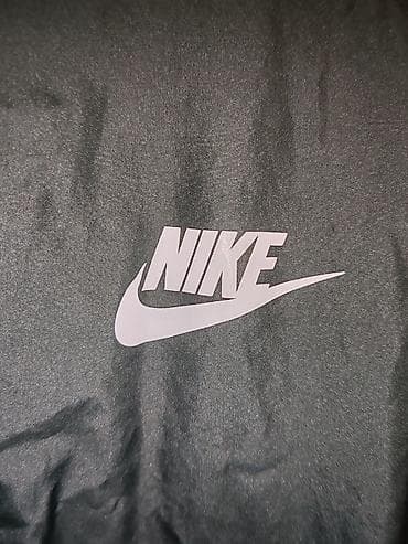 Jackets: Nike lagana sportska jakna na rajsferšlus. - Model: Nike — 2