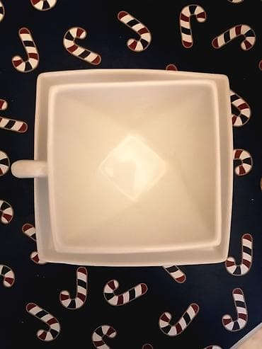 4 Šolje za espresso sa tanjirićima – moderan kvadratni dizajn -