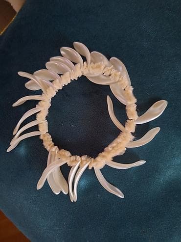 Unikatna ručno pravljena ogrlica/čoker sa elementima od bisernobelog