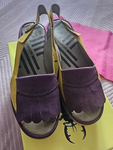 karrimor obuća: Obućaveličina 38,brend Klarks i Flaj London.Sve koža,osim čipkanih — 9