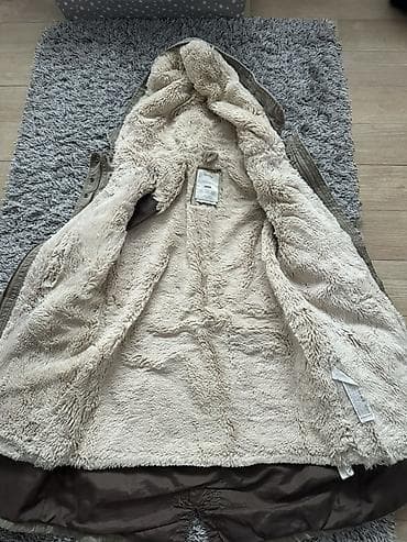 suknja od tila i patike: Parka sa krznom, moze biti zimska i prolecno-jesenja posto se krzno — 2