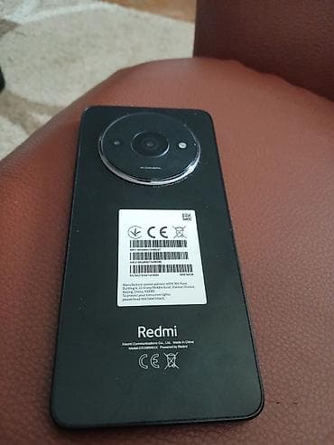 Redmi smartphone – model 22123RNSK - Ekran: veliki pun ekran sa malim