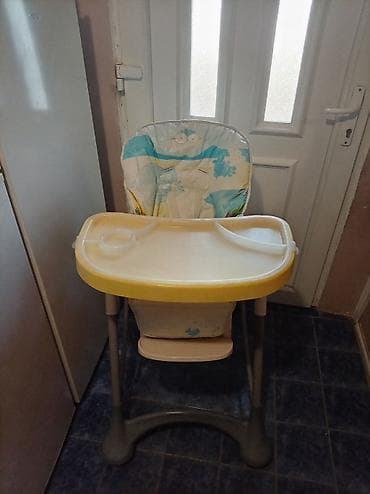 Stilski nameštaj: Dečija hranilica sa poslužavnikom - Stabilna metalna konstrukcija sa — 2