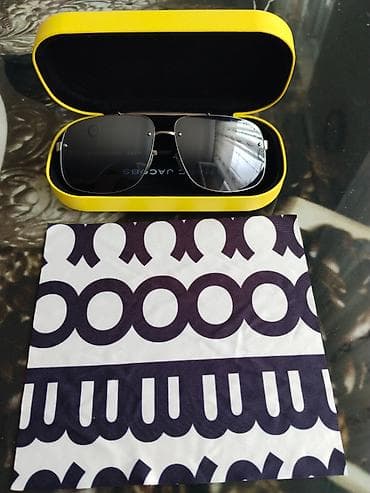 Prodajem nove nekorišćene naočare. Original su, Marc Jacobs MARC 318/S