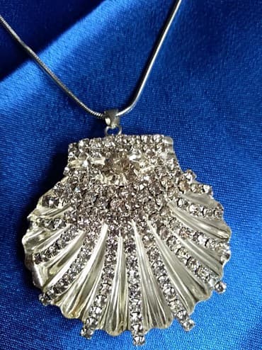 svilene spavacice sa ogrtacem: Pendant necklace, Handmade, Material: Cubic zirconia — 1