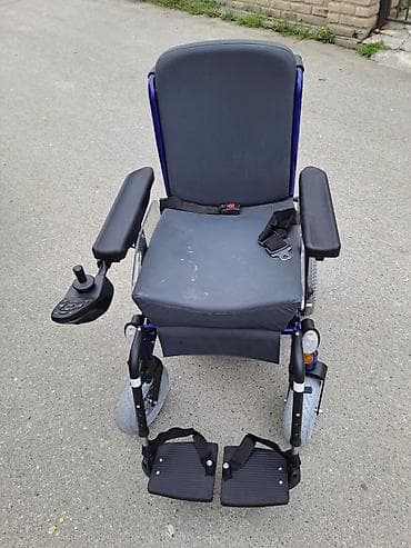 Pojasevi za korekciju držanja: Elektromotorna invalidska kolica – džojstik upravljanje - Kompaktna — 1