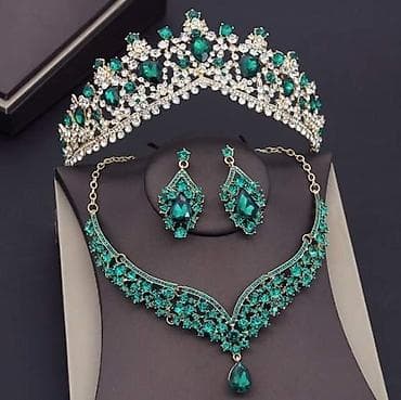 Set nakita sa krunom
Cena:3100din