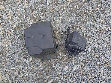 opel corsa c osiguraci: POKLOPAC AKUMULATORA ZA PEUGEOT 207 | Originalni polovni delovi — 1