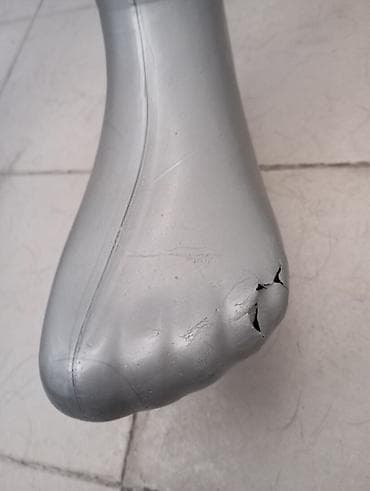 italijanske baletanke: Lot različitih predmeta za garderobu i opremu prodavnice/butika: - — 6