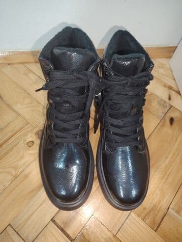 Čizme, 39 na lalafo.rs Čizme, 39