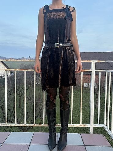 heine haljine: DKNY haljina tamno braon boje, dužine iznad kolena. Jako kvalitetan — 1