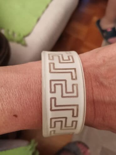 Čvrsta narukvica, Materijal: Plastika na lalafo.rs Čvrsta narukvica, Materijal: Plastika