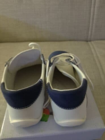 prsluci za devojčice: Decije cipelice,velicina 24,kozno gaziste,kozna cipela.Sasvim — 10