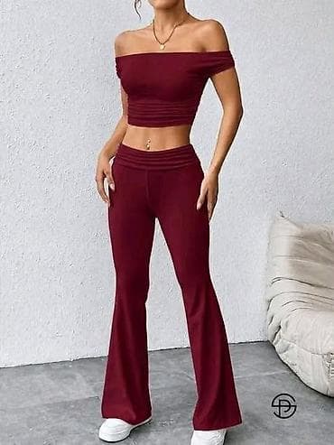dekolte majice: Komplet crop top bez ramena majica i široke zvonare pantalone — 2
