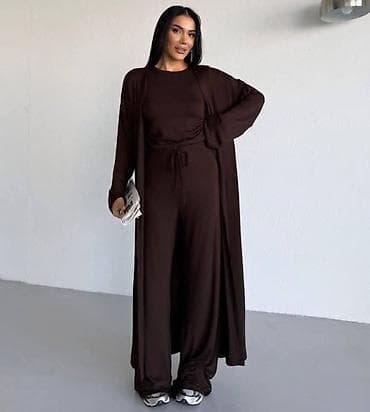 Kompleti: - Novo✨ - Komplet 3/1 ( majica,ogrtac i pantalone) - Duzina pantalona — 4