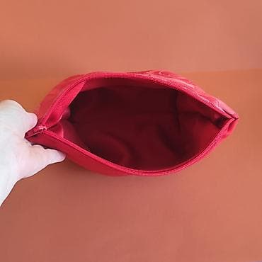 crocs aksesoari: Kozmetička torbica – ružičasta, sa printom ruža - Materijal: glatka — 5