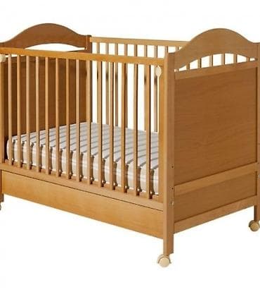 velicine za decu odeca: Drveni krevetac za bebe - Materijal: masivno drvo u prirodnoj boji - — 1