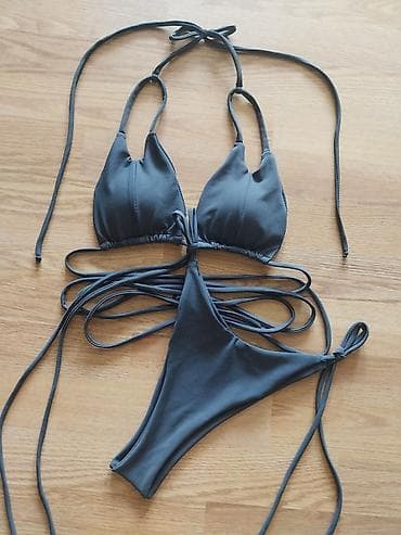 Dvodijelni kupaći kostim – tamnosivi - Model: trouglasti bikini sa