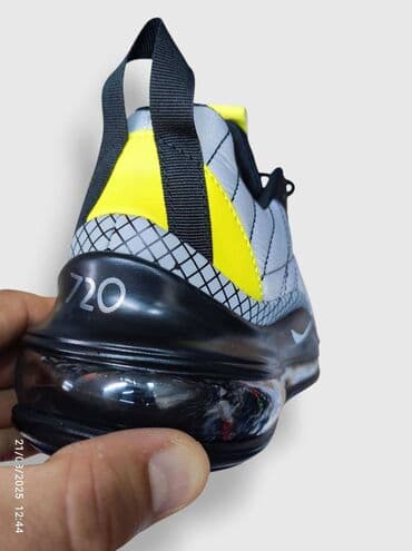 nike air max 270 react muske: Trainers — 11